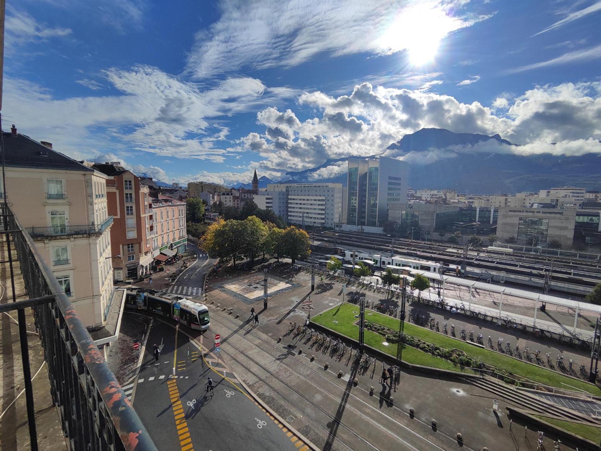 Hotel Campanile Grenoble Centre Gare Exterior foto